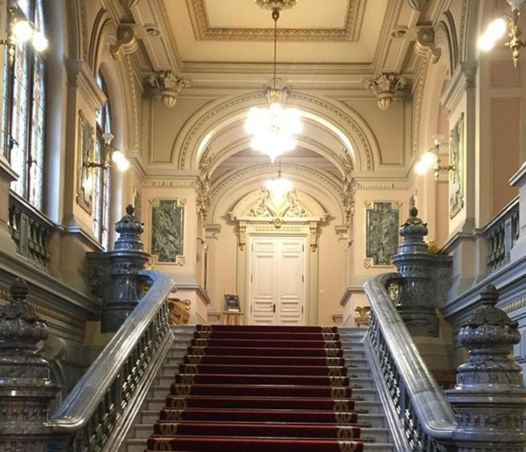 Discover the Grandeur of Cotroceni Palace: A Regal Experience in Bucharest