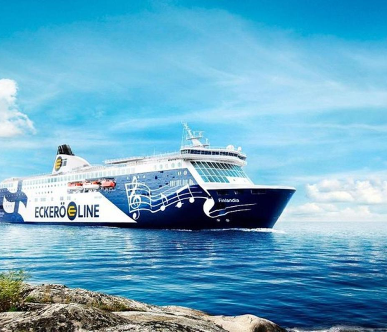 A Twin-City Adventure: Helsinki to Tallinn Guided Day Tour with Return Cruise