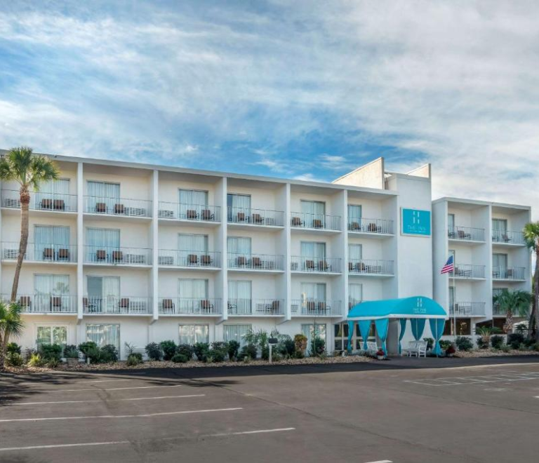 Inn on Destin Harbor, Ascend Hotel Collection: A Waterfront Retreat in Florida’s Emerald Coast